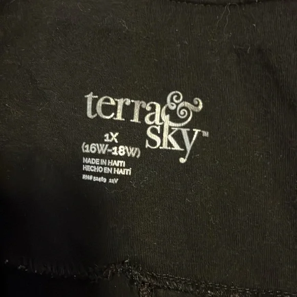 Terra & Sky Classic Black Apparel - Picture 3 of 3